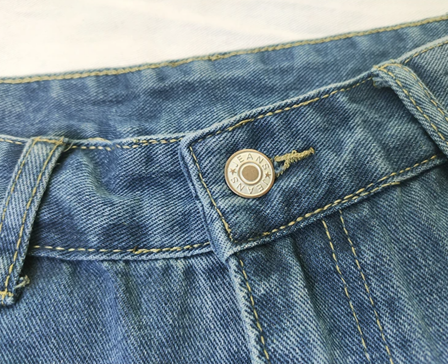 Women's Retro Flared Loose Fit Ripped Jeans